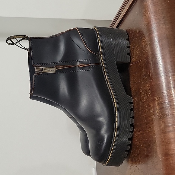 Dr. Martens Chelsea Chunky Zip 8 - Picture 2 of 6